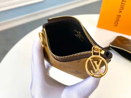 WIS POUCH MONOGRAM VUITTON LOUIS 0628
